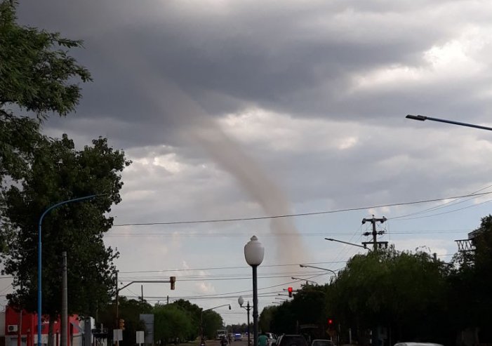 Un tornado causó intranquilidad en la población de San Cristóbal