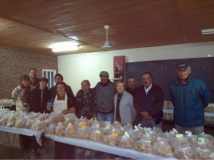Suardi: Exitosos pastelitos de los Amigos de San Cayetano