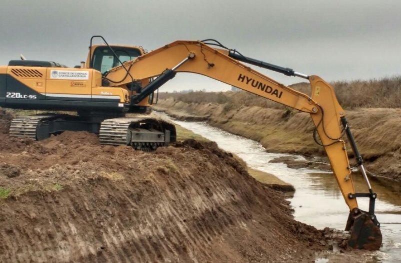 La provincia avanza en los trabajos del canal Eustolia